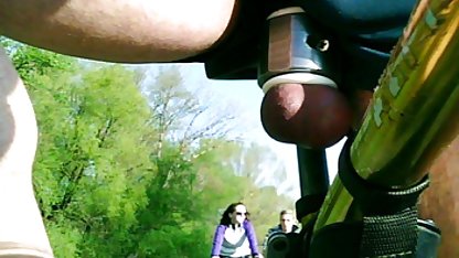 Perra después de una gordibuenas videos pornos ducha caliente se sentó en el suelo y comenzó a follar su coño