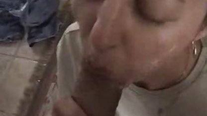 Gangbang duro en gordibuenas tetonas todos los agujeros con diferentes pollas por tamaño