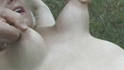 Las xxx caseros gordibuenas lesbianas se desnudan entrenando y teniendo sexo.