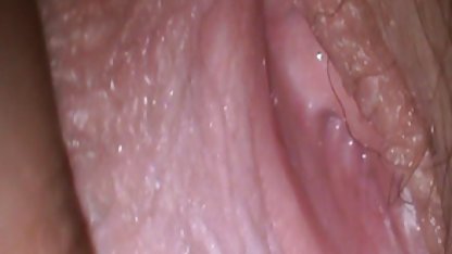 La gordibuenas viniendose adivina sabía que ella lamería el coño de rubia.