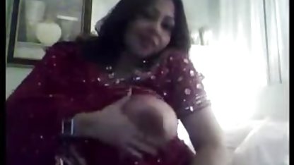 La niña tiene un increíble culo brillante, con el que fluye el aceite caliente, y también tiene una cara bonita, obtendrá una gran polla y sexo de gordibuenas se saturará.