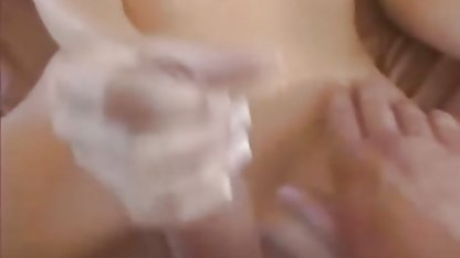 Una vieja tía pasada siempre tiene un sirviente en la casa, a xnxx gordi buenas ella le gusta que la cuiden las manos de mujeres jóvenes y tiernas.
