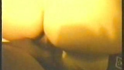 Masturbación morena en videos de sexo gordibuenas el baño.