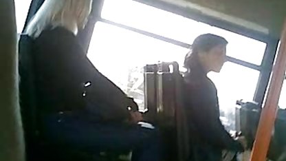 Linda rubia con gordibuenascojiendo novias organizó una orgía en el club