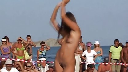 Nena asiática encuadernada gime follando con gordibuenas trios vibrador