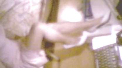 Asiática joven con gordibuenas y nalgonas coño peludo es follada por su esposo y se sube a ella