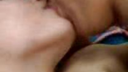Rubia tetona mexicanas gordibuenas acaricia sus tetas con una polla