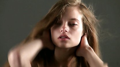 Mamá con grandes tetas absorbe la polla gordibuenas xxx gratis gorda