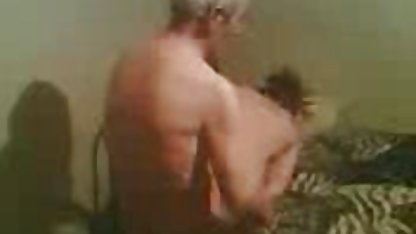 Chicos gay del cuartel, viendo la piscina comprometida en el libertinaje. gordibuenas culiando