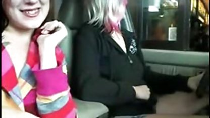 Perra gordibuenas x con gran culo se sienta en una polla gorda