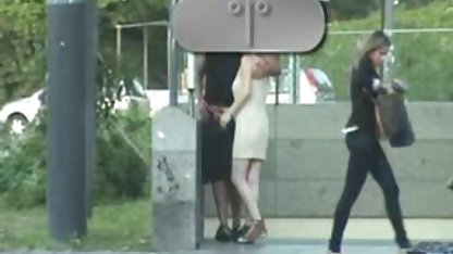 Todo comienza con el hecho de que el macho, lamió los pezones de una joven puta hasta gordibuenas mexicanas videos el punto de que la perra simplemente fluyó y saltó sobre su polla suplicándole que la follara con fuerza.