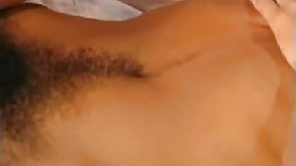 Perra gorda en gordibuenas encueradas máscara roja folla en el coño