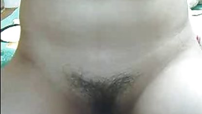 Nena acaricia gordibuenas en lenceria xxx su coño y espera a una amante ardiente