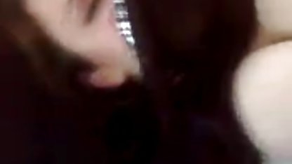 Dos hombres homosexuales son esclavos en videos de gordibuenas cogiendo una cama ancha.