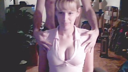 Rubia perra chupa polla en una mexicana gordibuena cogiendo multitud de hombres